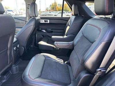 2024 Ford Explorer ST-Line