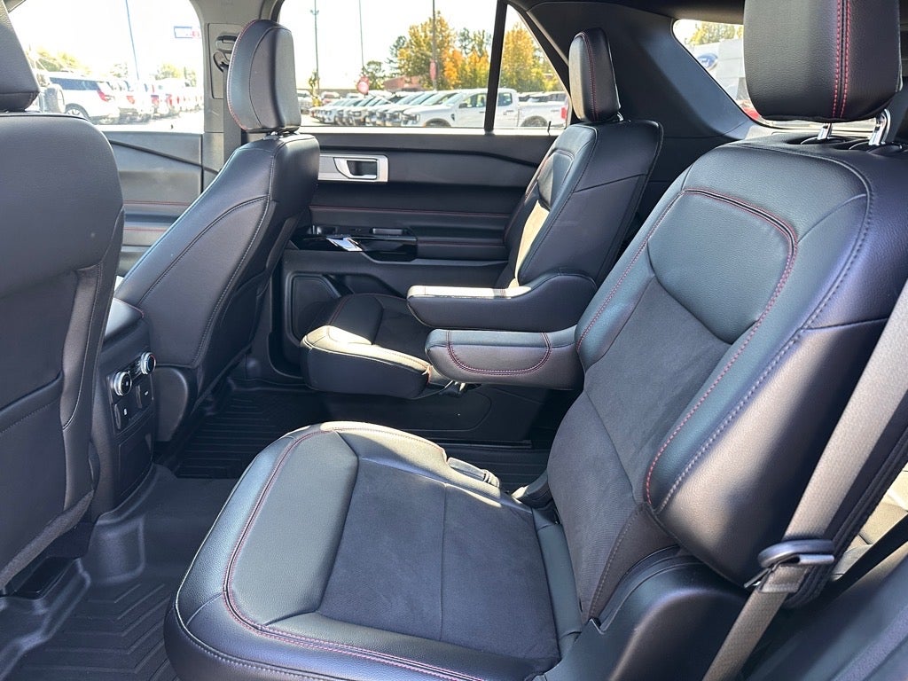 2024 Ford Explorer ST-Line