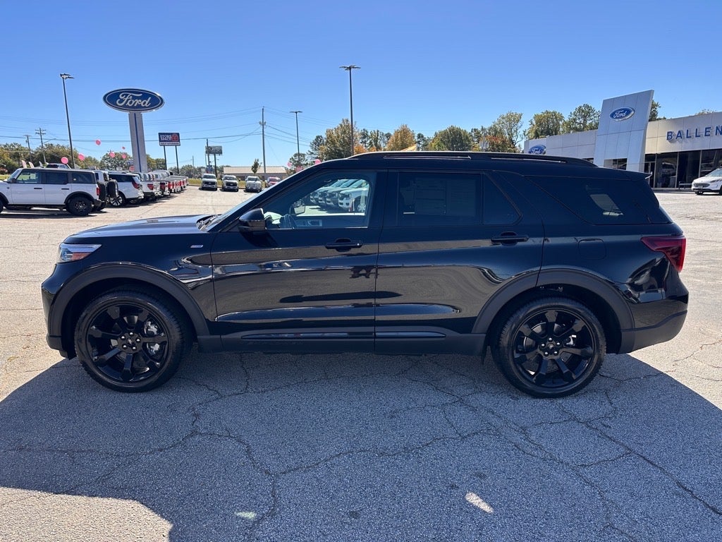 2024 Ford Explorer ST-Line