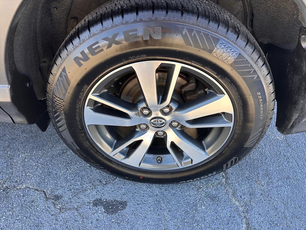 2017 Toyota RAV4 XLE