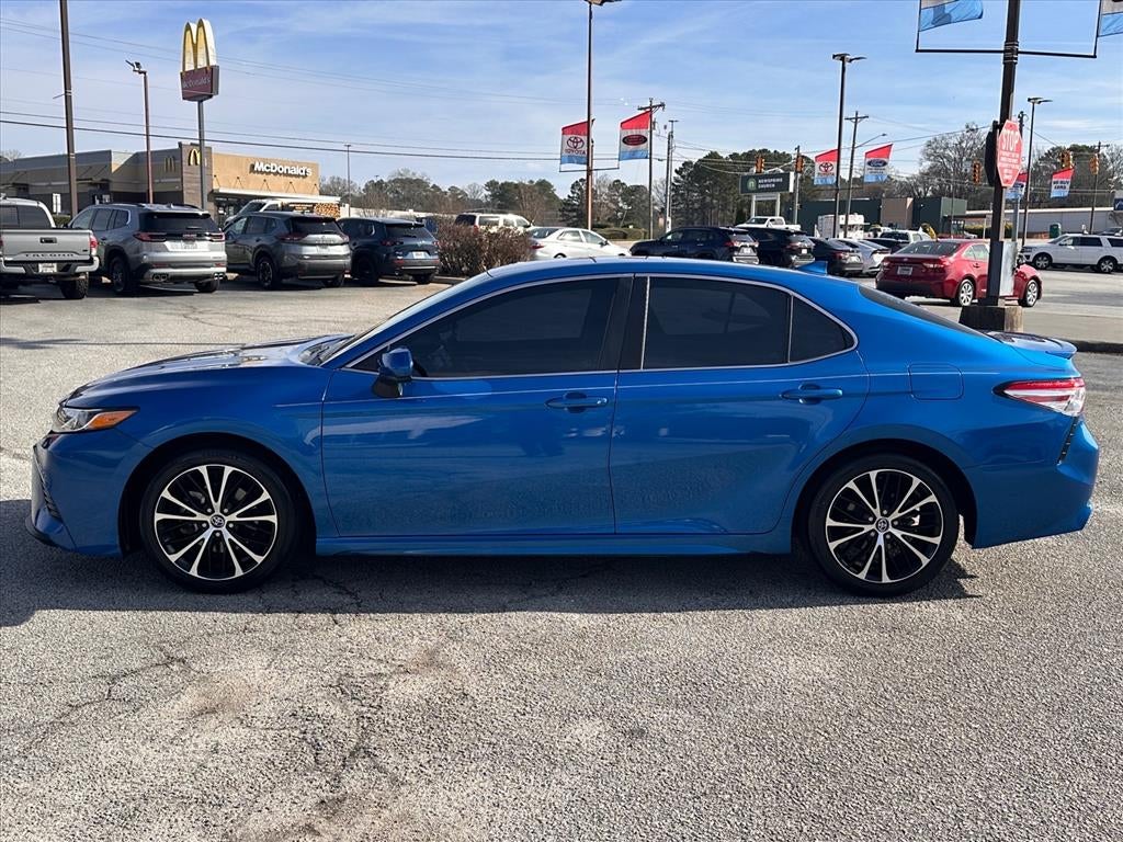 2020 Toyota Camry SE