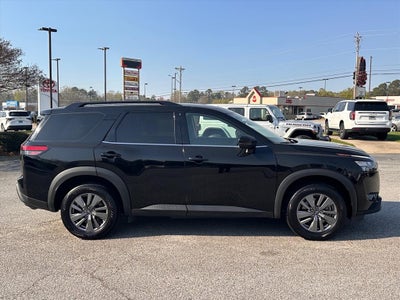 2025 Nissan Pathfinder SV