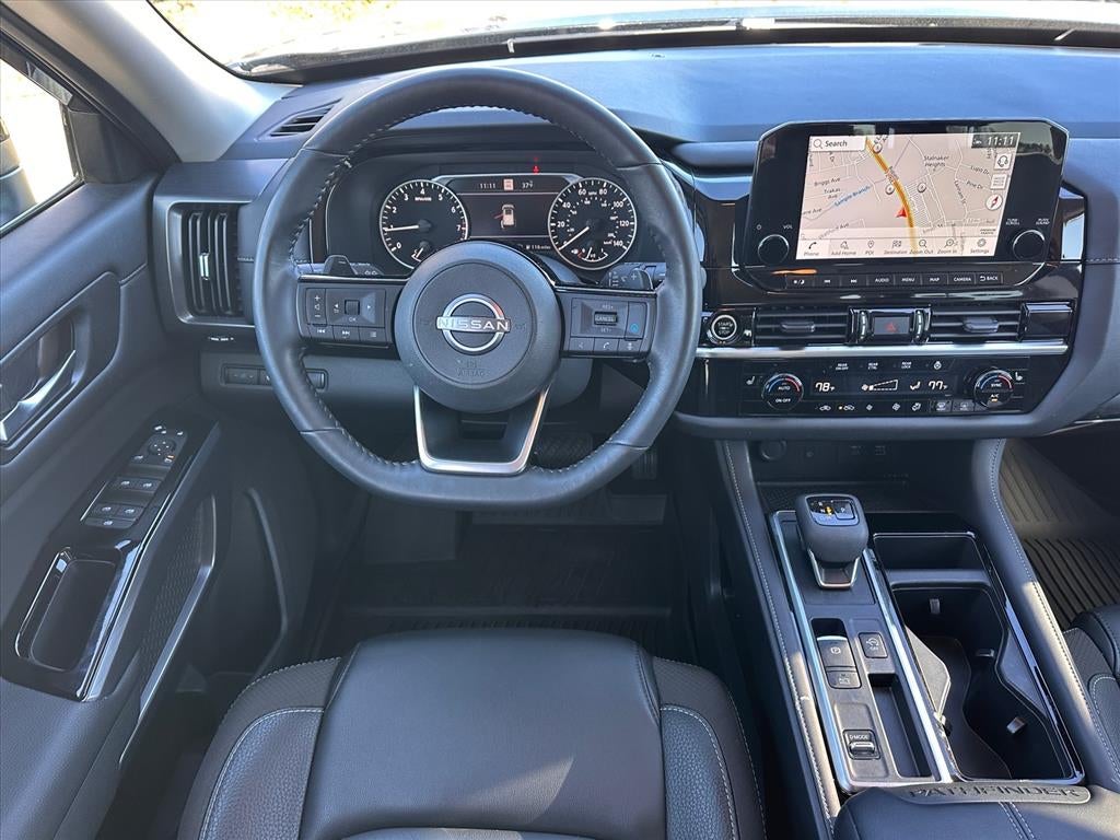 2023 Nissan Pathfinder SL