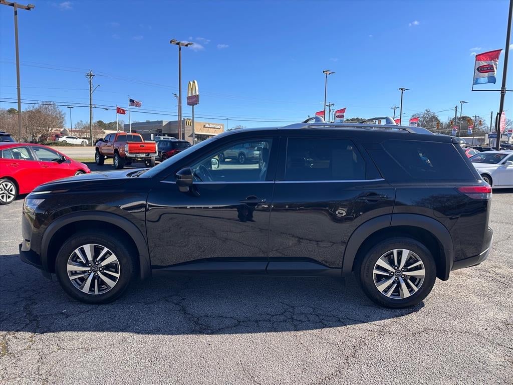 2023 Nissan Pathfinder SL