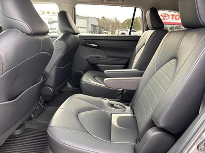 2024 Toyota Highlander Hybrid XLE