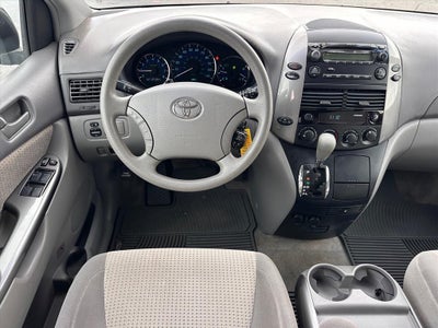 2010 Toyota Sienna LE 8-Passenger
