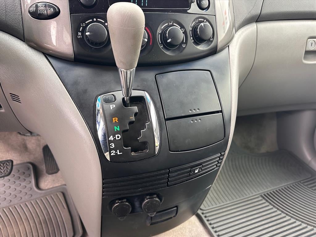 2010 Toyota Sienna LE 8-Passenger