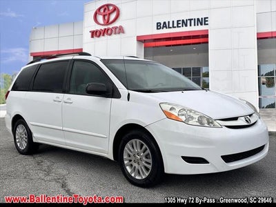 2010 Toyota Sienna LE 8-Passenger