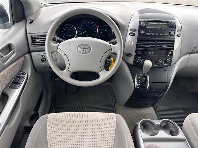 2010 Toyota Sienna LE 8-Passenger
