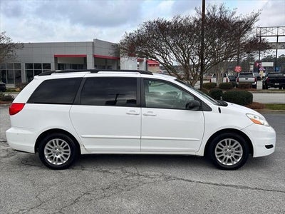 2010 Toyota Sienna LE 8-Passenger