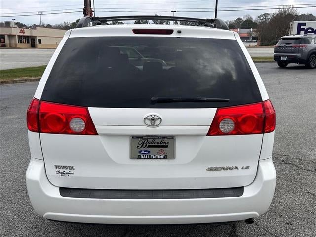 2010 Toyota Sienna LE 8-Passenger