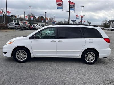 2010 Toyota Sienna LE 8-Passenger