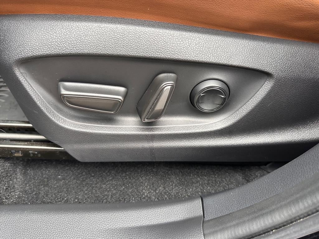 2025 Toyota Crown Signia Limited