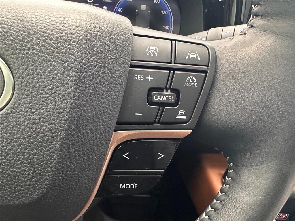 2025 Toyota Crown Signia Limited