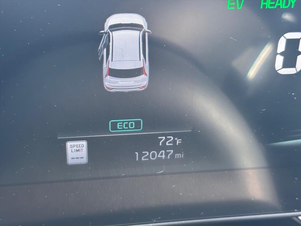 2023 Kia Niro SX