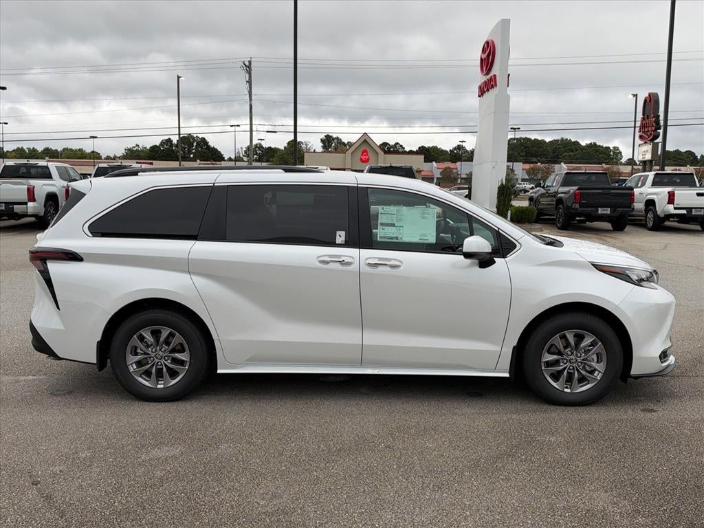 2026 Toyota Sienna XLE