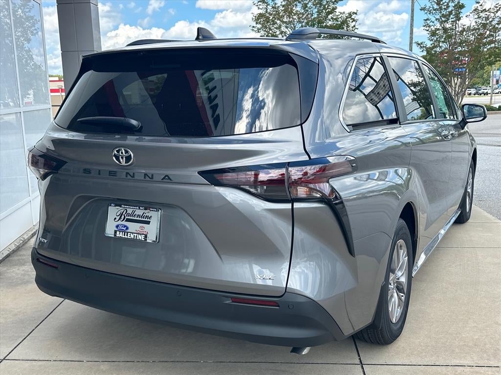 2026 Toyota Sienna XLE 8-Passenger