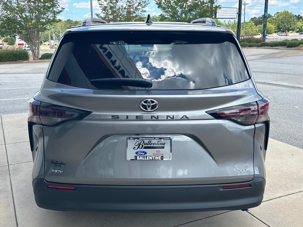 2026 Toyota Sienna XLE 8-Passenger
