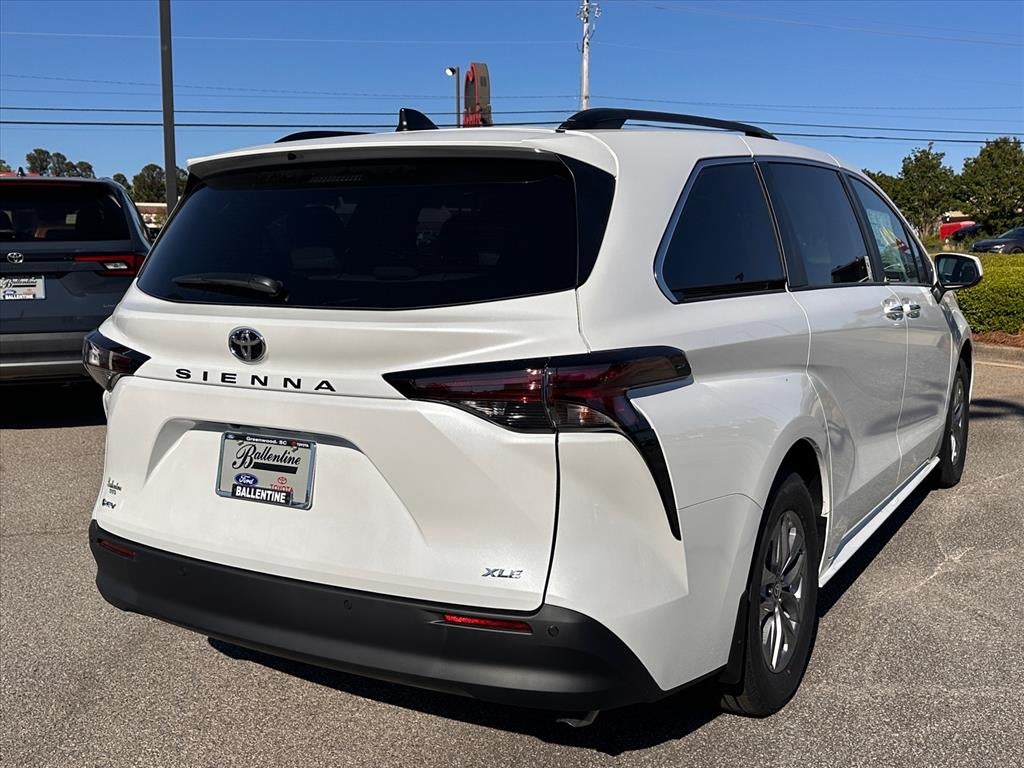 2026 Toyota Sienna XLE