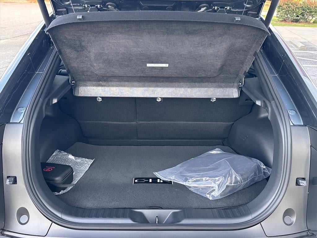 2026 Toyota C-HR SE